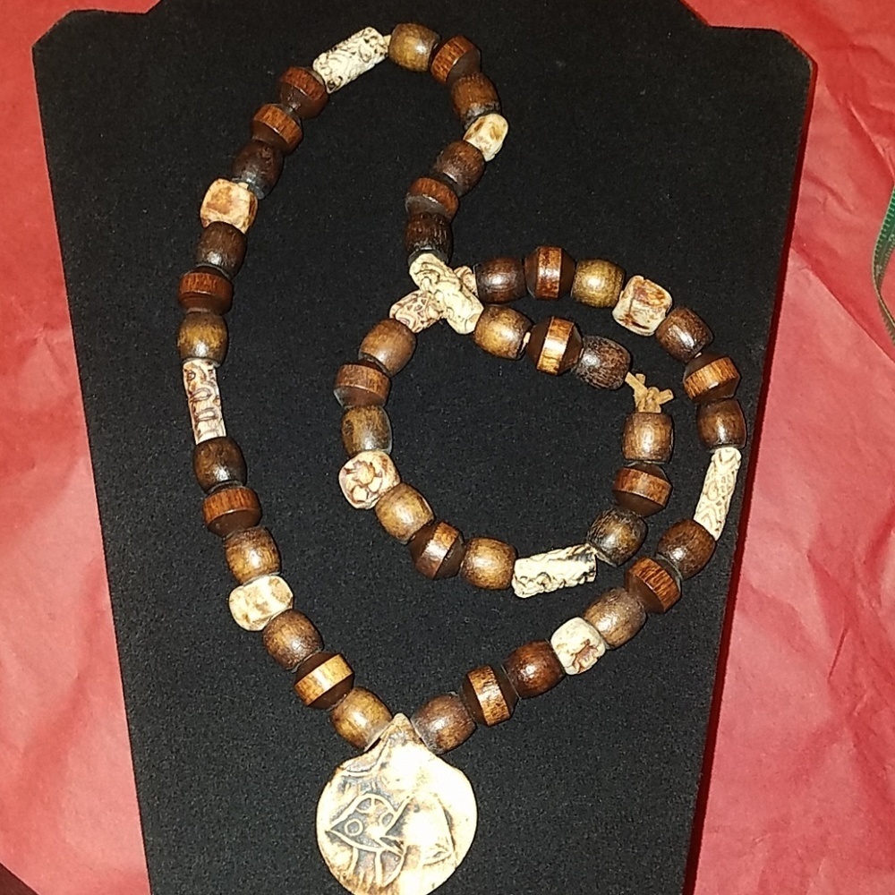 👸📿 Wooden beaded leather corded necklace